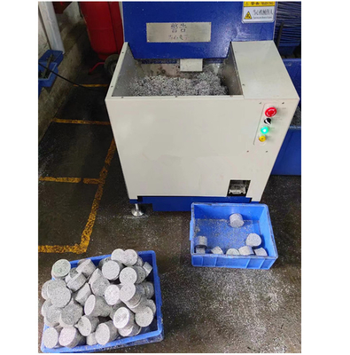 Kleine CNC-Maschine Spießmaschine Baler Eisen Kupfer Aluminium-Chips Füllungen Metallschrott Briquetiermaschine